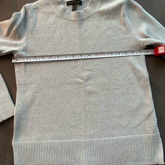 Cozy great sweater from Banana Republic with slit at bottom - Picture 5 of 6